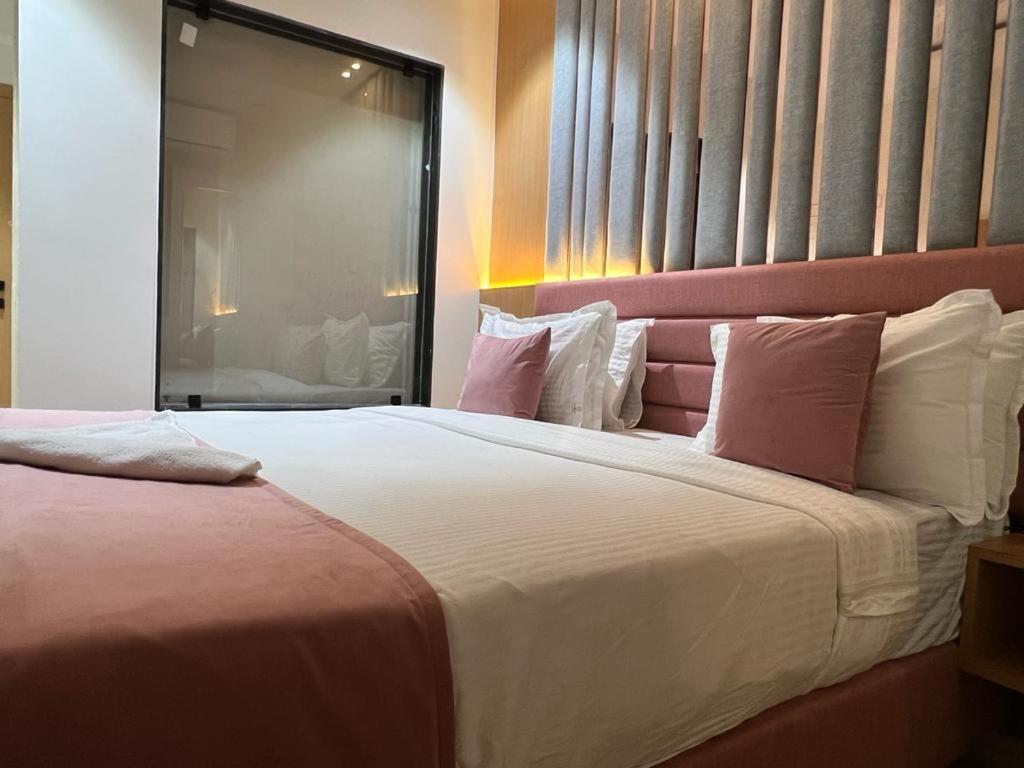 Hotel Cozzy Palace Surate Extérieur photo