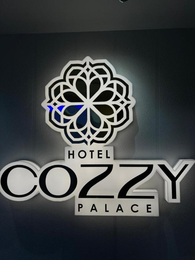 Hotel Cozzy Palace Surate Extérieur photo